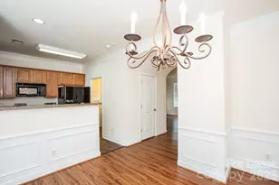 8602 Beaver Creek Dr, Charlotte, NC 28269 - Photo 9