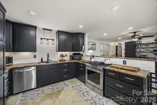 906 Hemlock Dr NE, Lenoir, NC 28645 - Photo 17