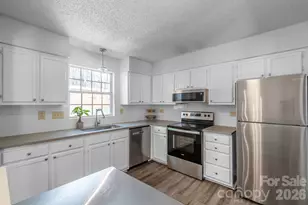 8826 Burnt Umber Dr, Charlotte, NC 28215 - Photo 13