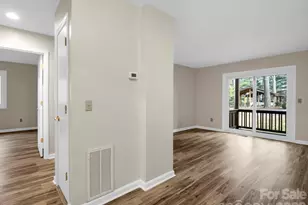 520 Courtwood Ln, Hendersonville, NC 28739 - Photo 5