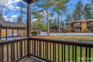 520 Courtwood Ln, Hendersonville, NC 28739 - Photo 11