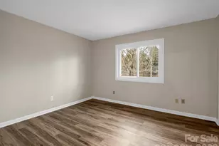 520 Courtwood Ln, Hendersonville, NC 28739 - Photo 7