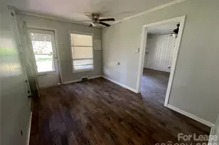 7125 Pence Rd, Charlotte, NC 28215 - Photo 5