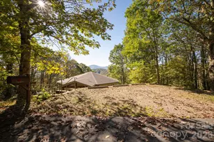 114 Deerwood Trl, Seven Devils, NC 28604 - Photo 27