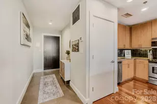 333 W Trade Street W, Charlotte, NC 28202 - Photo 3