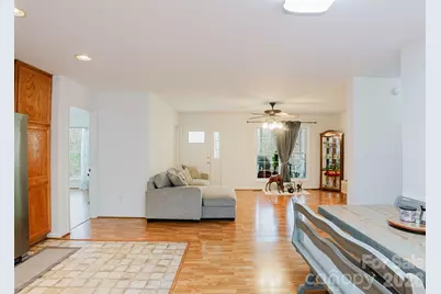 634 E Swannanoa Avenue, Liberty, NC 27298 - Photo 3