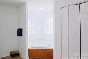 634 E Swannanoa Ave, Liberty, NC 27298 - Photo 5