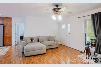 634 E Swannanoa Avenue, Liberty, NC 27298 - Photo 7