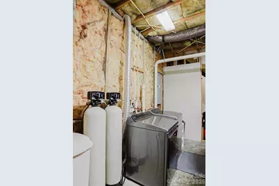 634 E Swannanoa Avenue, Liberty, NC 27298 - Photo 9