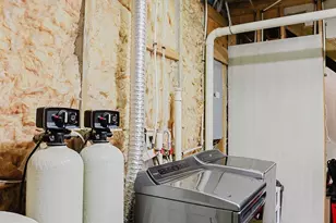 634 E Swannanoa Ave, Liberty, NC 27298 - Photo 9