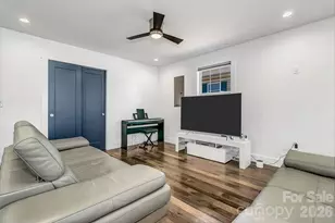 215 E Oakview Rd, Asheville, NC 28806 - Photo 17