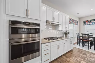 16016 Tulloch Rd, Charlotte, NC 28278 - Photo 11