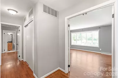 1612 Redcoat Drive, Charlotte, NC 28211 - Photo 5