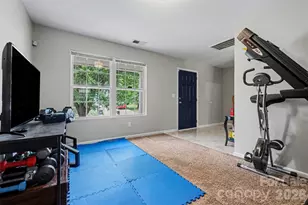 1038 Chalk Hill Ln, Charlotte, NC 28214 - Photo 13