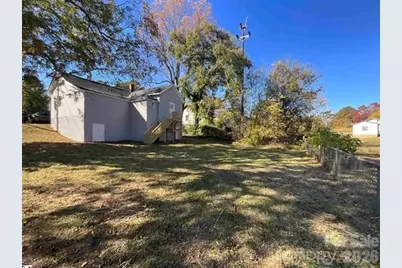 505 E Robinson Street, Gaffney, SC 29340 - Photo 21