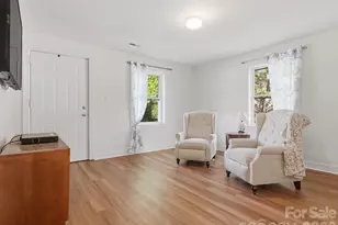 6223 Macon St, Charlotte, NC 28208 - Photo 3