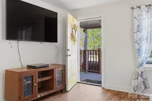 6223 Macon St, Charlotte, NC 28208 - Photo 5