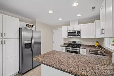 1009 Baldwin Commons Drive, Arden, NC 28704 - Photo 7