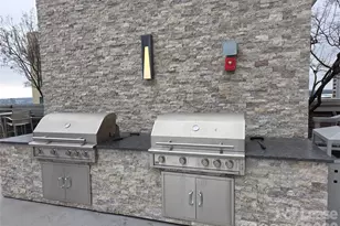 333 W Trade St, Charlotte, NC 28202 - Photo 17