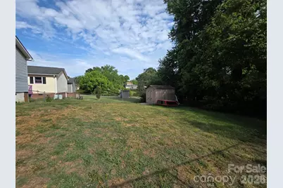 220 E Alabama Avenue, Bessemer City, NC 28016 - Photo 9