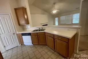 6213 Nevin Rd, Charlotte, NC 28262 - Photo 7