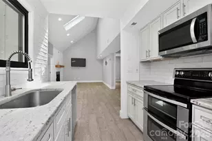 27070 Catamaran Dr, Fort Mill, SC 29708 - Photo 11