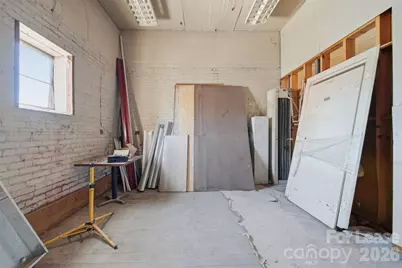 1001 W Avenue NW, Lenoir, NC 28645 - Photo 31