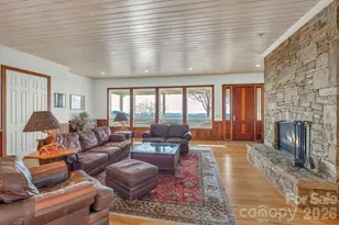 933 Thunder Ridge Ln, Lenoir, NC 28645 - Photo 3