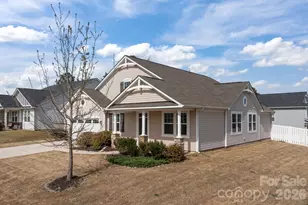 7902 Meridale Forest Dr, Charlotte, NC 28269 - Photo 5