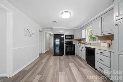 3244 25th Street Court NE, Hickory, NC 28601 - Photo 17