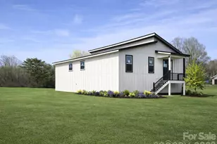 27 Klimovych Rd, Hendersonville, NC 28792 - Photo 3