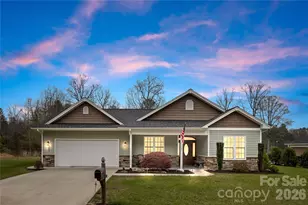 1123 King George Ct, Lenoir, NC 28645 - Photo 1