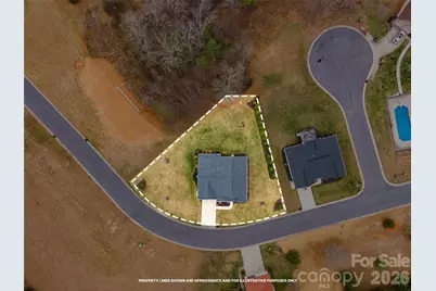 1123 King George Court, Lenoir, NC 28645 - Photo 3