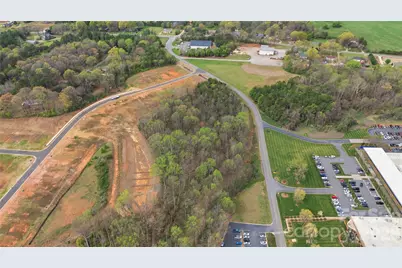 1821 Gkn Way, Newton, NC 28658 - Photo 9