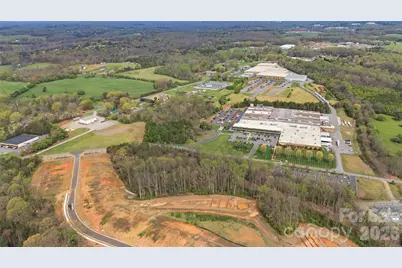 1821 Gkn Way, Newton, NC 28658 - Photo 7