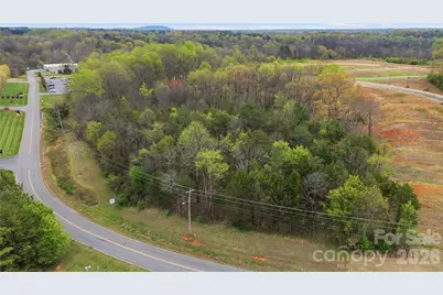 1821 Gkn Way, Newton, NC 28658 - Photo 15