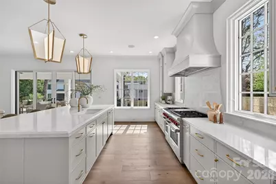 914 Edinburgh Lane, Charlotte, NC 28209 - Photo 11