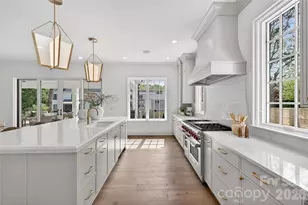 914 Edinburgh Ln, Charlotte, NC 28209 - Photo 11