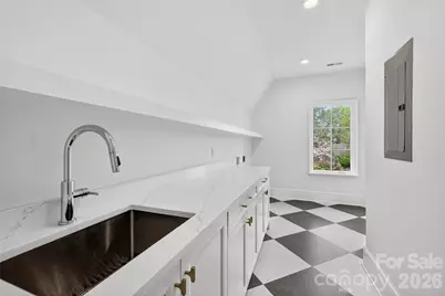 914 Edinburgh Lane, Charlotte, NC 28209 - Photo 37