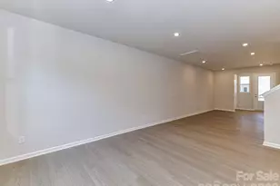 3041 Hutton Gdns Ln, Charlotte, NC 28269 - Photo 5