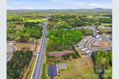 1386 Highway 55 Highway E, Clover, SC 29710 - Photo 15