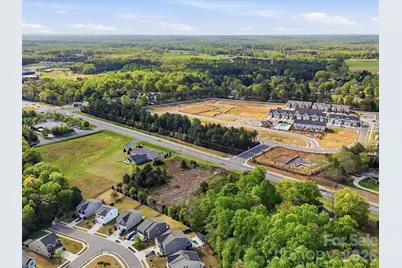 1386 Highway 55 Highway E, Clover, SC 29710 - Photo 9