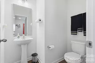 9528 Weikert Rd, Charlotte, NC 28215 - Photo 5