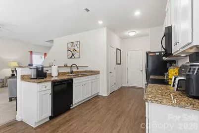 9528 Weikert Road, Charlotte, NC 28215 - Photo 11