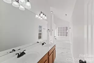 2440 Reid Oaks Dr, Charlotte, NC 28208 - Photo 7