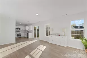 2440 Reid Oaks Dr, Charlotte, NC 28208 - Photo 9