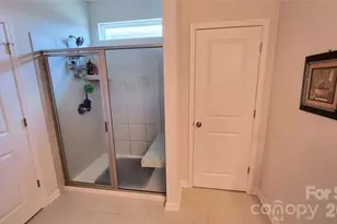 343 Ox Bow Cir, Mount Holly, NC 28120 - Photo 15