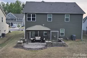 10190 Black Locust Ln, Charlotte, NC 28215 - Photo 3