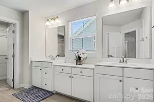 10190 Black Locust Ln, Charlotte, NC 28215 - Photo 23