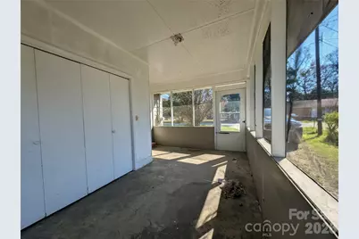 118 Brown Street, Lake City, SC 29560 - Photo 9